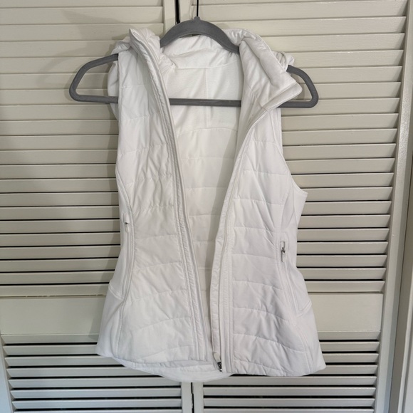 Lululemon White Another Mile Vest Size 6. - Picture 3 of 8